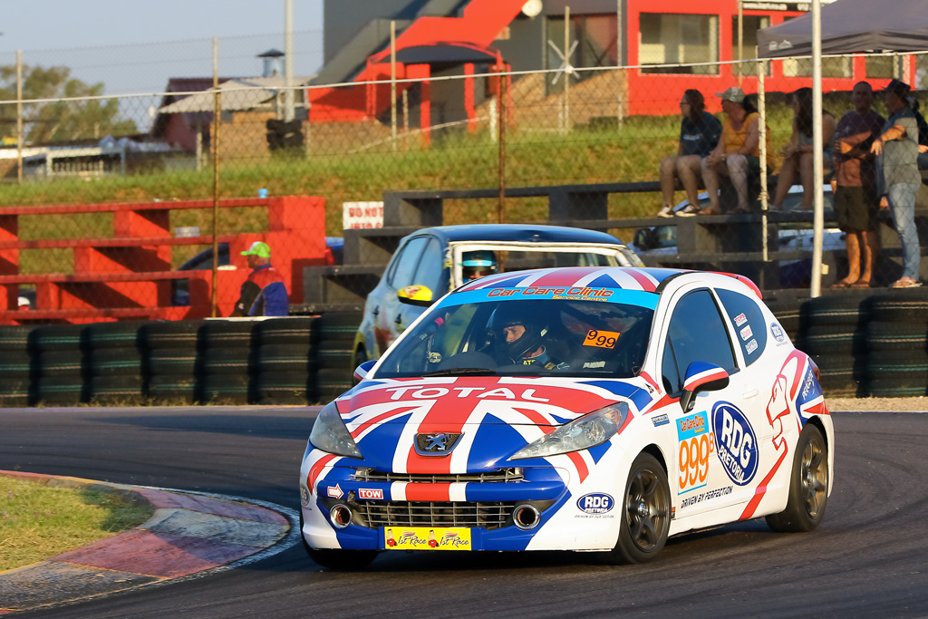 Nic Martin (RDG Peugeot 207), will chase podium places in Saturday’s races for Car Care Clinic Superhatches. Picture: RacePics.co.za